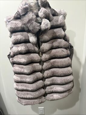 Plush Faux Fur Puffer Vest - Light Gray